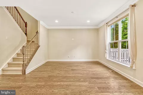 Living - 22292 Pinecroft Ter, Ashburn, VA 20148 photo 8 of 9