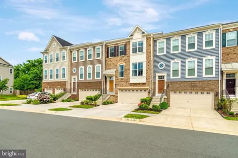 Exterior - 22292 Pinecroft Ter, Ashburn, VA 20148 photo 2 of 7