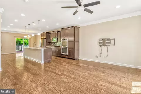 Living - 22292 Pinecroft Ter, Ashburn, VA 20148 photo 1 of 9