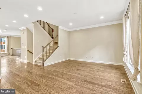 Living - 22292 Pinecroft Ter, Ashburn, VA 20148 photo 7 of 9