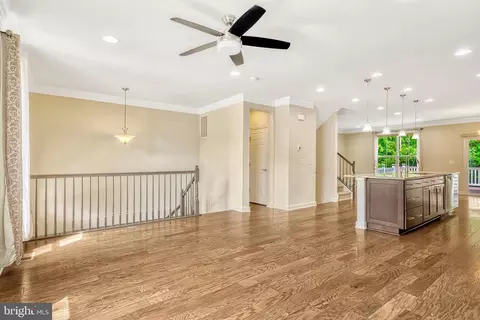 Living - 22292 Pinecroft Ter, Ashburn, VA 20148 photo 2 of 9
