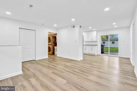 Other - 301 E Amhurst St, Sterling, VA 20164 photo 2 of 10