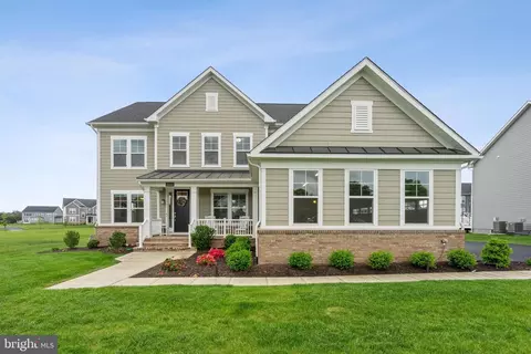 26543 Henry Hill Dr, Centreville, VA 20120