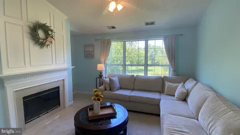 1003 Foxhunt Ter NE #301, Leesburg, VA 20176