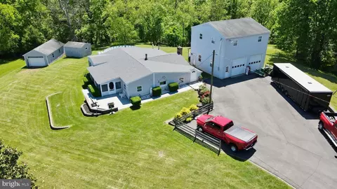 14736 Rose Hollow Ln, Waterford, VA 20197