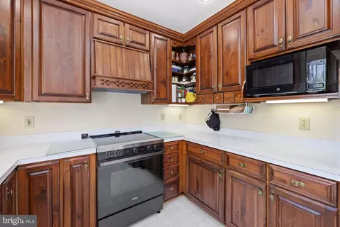 Kitchen - 16698 Hamilton Station Rd, Hamilton, VA 20158 photo 5 of 5