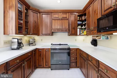 Kitchen - 16698 Hamilton Station Rd, Hamilton, VA 20158 photo 4 of 5