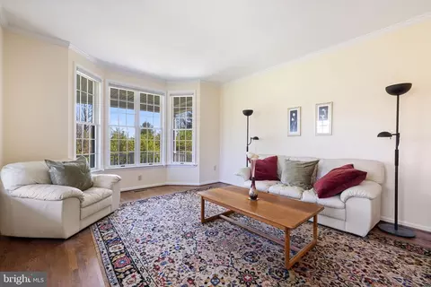 Living - 16698 Hamilton Station Rd, Hamilton, VA 20158 photo 2 of 4