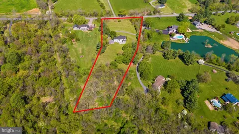 View/Area - 16698 Hamilton Station Rd, Hamilton, VA 20158 photo 1 of 4
