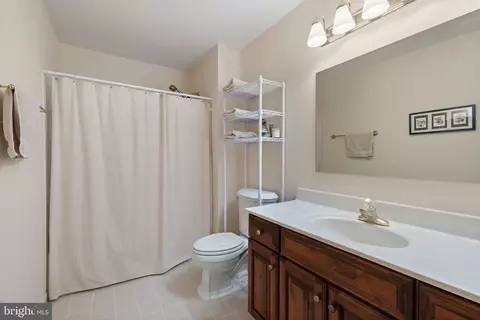 Bath - 16698 Hamilton Station Rd, Hamilton, VA 20158 photo 4 of 4