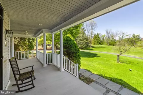 Exterior - 16698 Hamilton Station Rd, Hamilton, VA 20158 photo 10 of 27