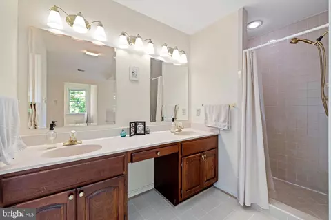 Bath - 16698 Hamilton Station Rd, Hamilton, VA 20158 photo 3 of 4