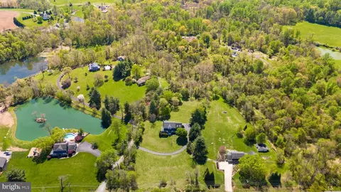 View/Area - 16698 Hamilton Station Rd, Hamilton, VA 20158 photo 4 of 4