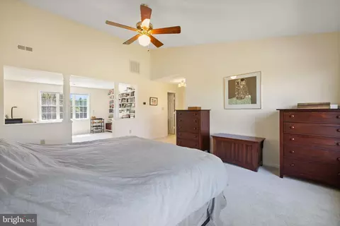 Bedroom - 16698 Hamilton Station Rd, Hamilton, VA 20158 photo 2 of 8