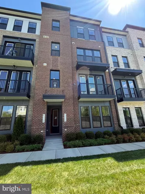 43366 Farringdon Sq, Ashburn, VA 20148