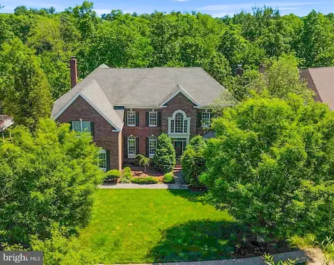 20327 Kiawah Island Dr, Ashburn, VA 20147