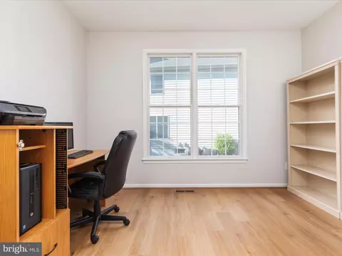 Other - 25904 Stinger Dr, Chantilly, VA 20152 photo 1 of 7