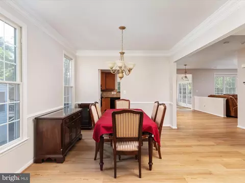Dining - 25904 Stinger Dr, Chantilly, VA 20152 photo 2 of 2