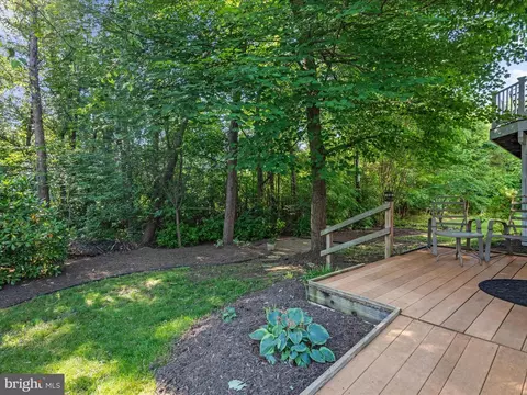 Exterior - 25904 Stinger Dr, Chantilly, VA 20152 photo 6 of 20