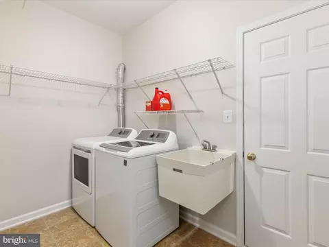 Other - 25904 Stinger Dr, Chantilly, VA 20152 photo 2 of 7