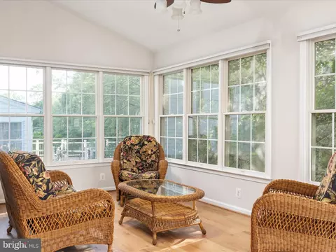 Exterior - 25904 Stinger Dr, Chantilly, VA 20152 photo 4 of 20
