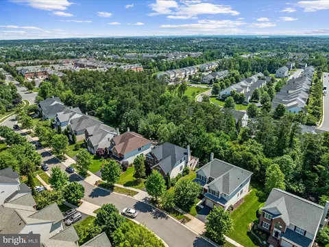 View/Area - 25904 Stinger Dr, Chantilly, VA 20152 photo 4 of 13