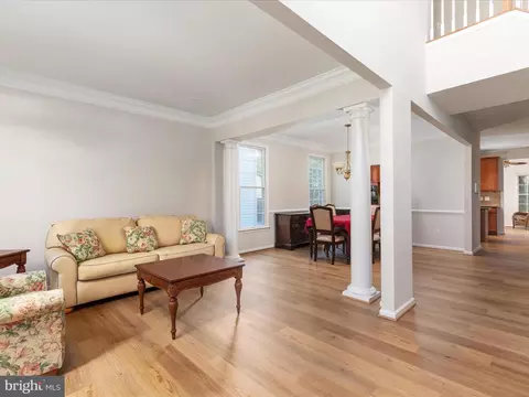 Living - 25904 Stinger Dr, Chantilly, VA 20152 photo 2 of 11