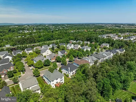 View/Area - 25904 Stinger Dr, Chantilly, VA 20152 photo 8 of 13