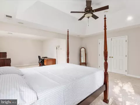 Bedroom - 25904 Stinger Dr, Chantilly, VA 20152 photo 4 of 8