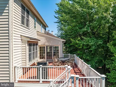 Exterior - 25904 Stinger Dr, Chantilly, VA 20152 photo 13 of 20