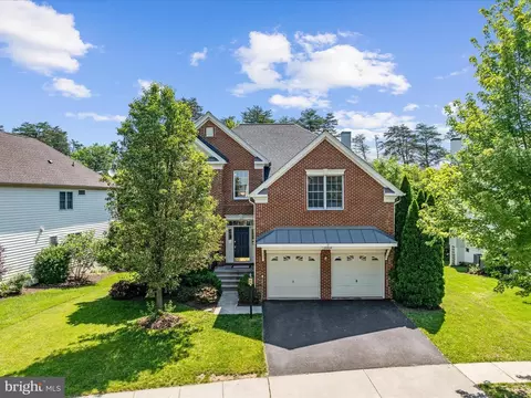 Exterior - 25904 Stinger Dr, Chantilly, VA 20152 photo 3 of 20