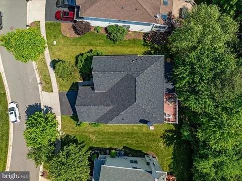 View/Area - 25904 Stinger Dr, Chantilly, VA 20152 photo 5 of 13