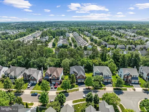 View/Area - 25904 Stinger Dr, Chantilly, VA 20152 photo 3 of 13