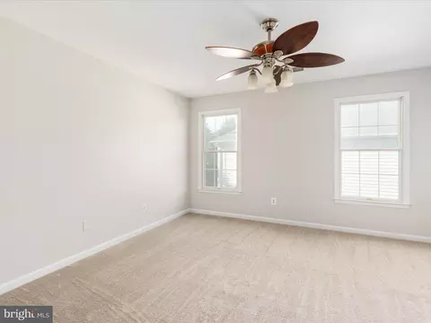 Bedroom - 25904 Stinger Dr, Chantilly, VA 20152 photo 5 of 8