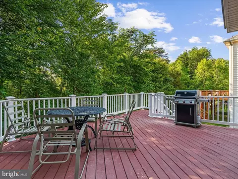 Exterior - 25904 Stinger Dr, Chantilly, VA 20152 photo 5 of 20