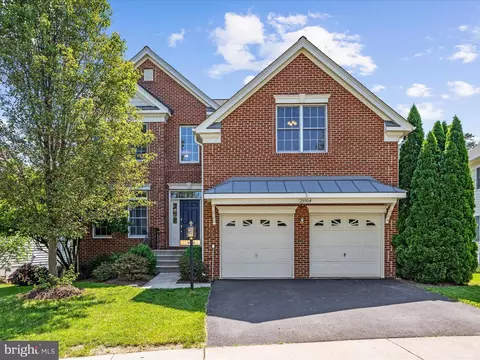 Exterior - 25904 Stinger Dr, Chantilly, VA 20152 photo 2 of 20