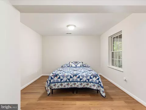 Bedroom - 25904 Stinger Dr, Chantilly, VA 20152 photo 8 of 8