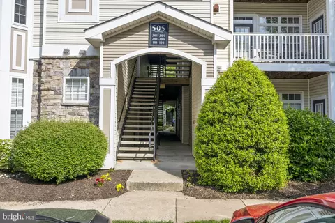 505 Sunset View Ter SE #303, Leesburg, VA 20175