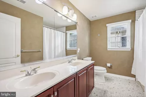 19825 Bethpage Ct, Ashburn, VA 20147 photo 37