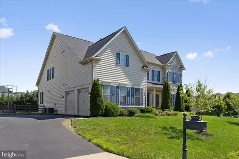 42646 Gold Thread Dr, Chantilly, VA 20152 photo 2
