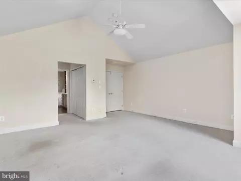 Bedroom - 20148 Valhalla Sq, Ashburn, VA 20147 photo 2 of 4