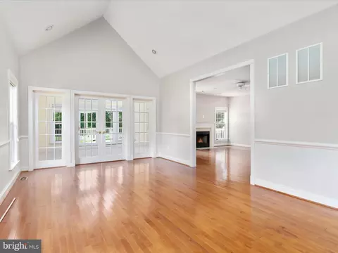 Living - 20148 Valhalla Sq, Ashburn, VA 20147 photo 1 of 5