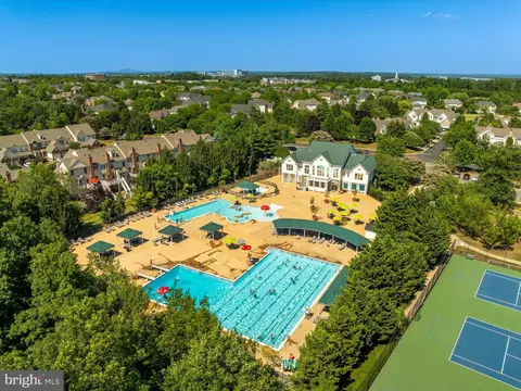 View/Area - 20148 Valhalla Sq, Ashburn, VA 20147 photo 12 of 18