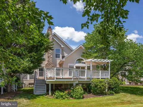 Exterior - 20148 Valhalla Sq, Ashburn, VA 20147 photo 4 of 9