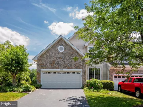 Exterior - 20148 Valhalla Sq, Ashburn, VA 20147 photo 5 of 9
