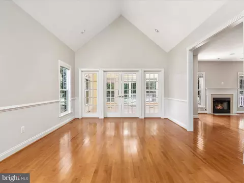 Living - 20148 Valhalla Sq, Ashburn, VA 20147 photo 2 of 5