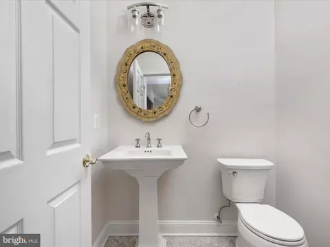 Bath - 20148 Valhalla Sq, Ashburn, VA 20147 photo 1 of 8