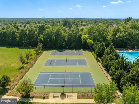 View/Area - 20148 Valhalla Sq, Ashburn, VA 20147 photo 15 of 18