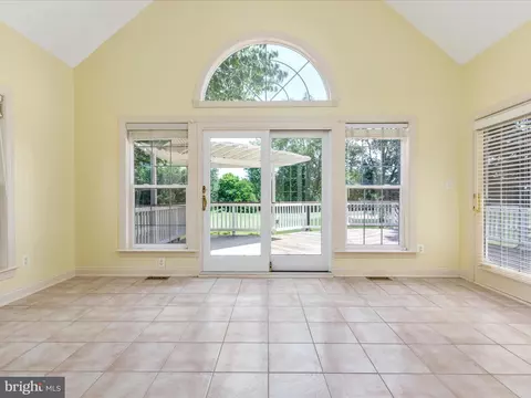 Living - 20148 Valhalla Sq, Ashburn, VA 20147 photo 5 of 5