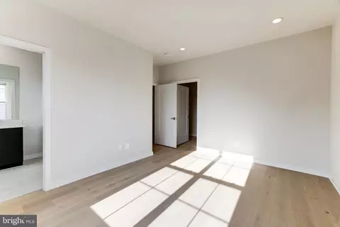 Bedroom - 19847 Harrison Trace Ter, Ashburn, VA 20147 photo 5 of 5
